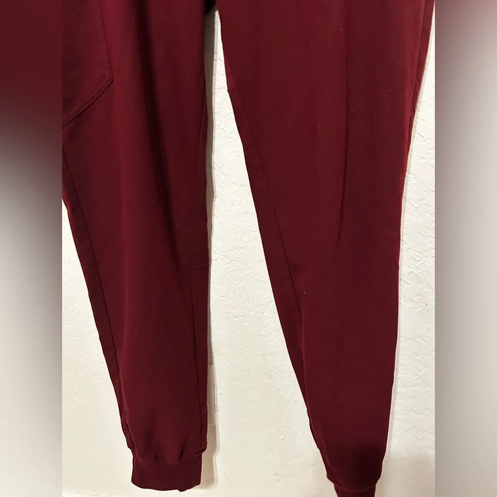 🎻Figs Men's Deep Red bottoms size XXL/T GUC